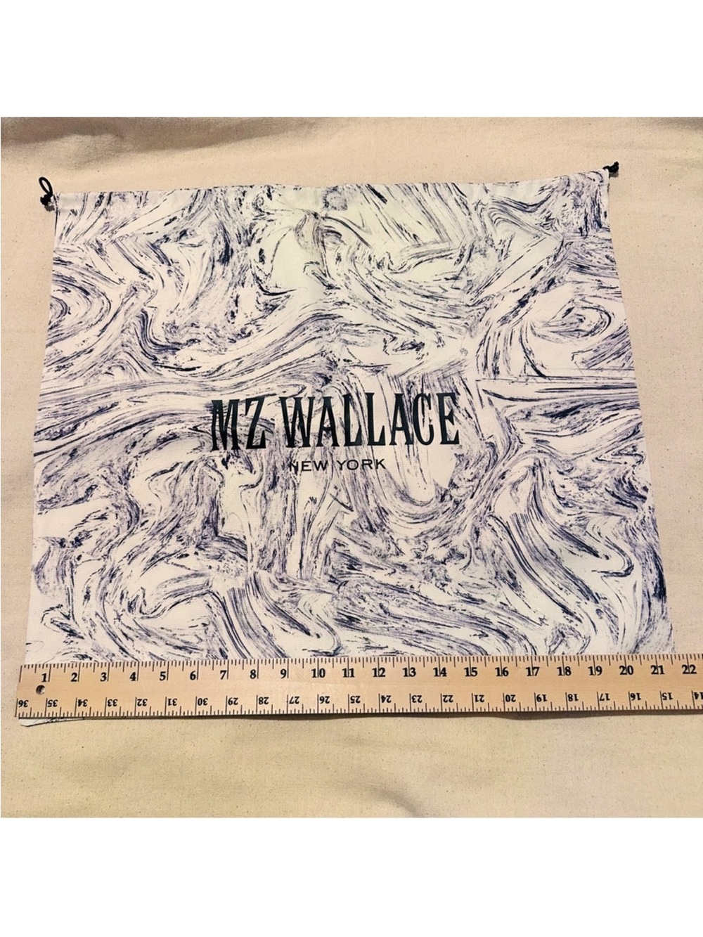 MZ WALLACE | Dustbag | MZ Wallace Medium Dustbag - Picture 4 of 5
